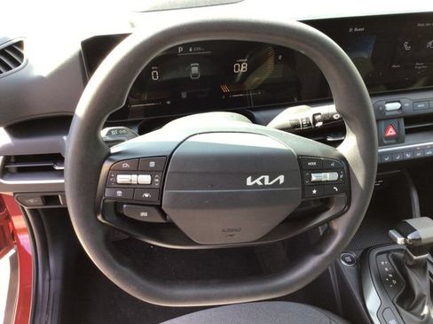 Used 2025 Kia K4 FWD image 23