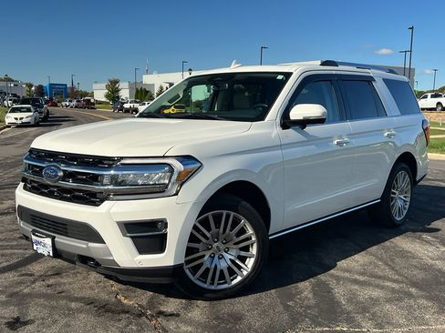 Used 2023 Ford Expedition Limited image 43