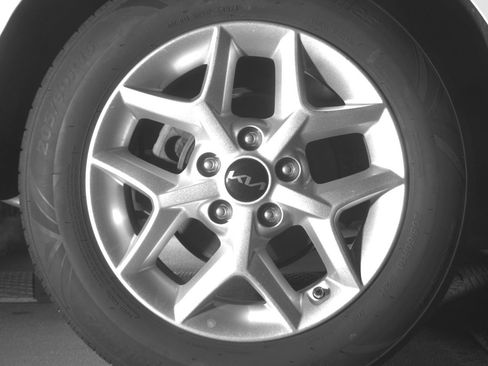 Used 2025 Kia Soul LX w/ LX Technology Package image 12