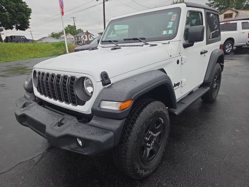 Used 2024 Jeep Wrangler Sport AWD/4WD image 8