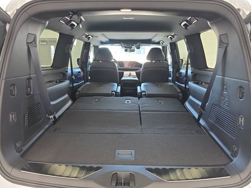 New 2026 INFINITI QX80 4WD image 19