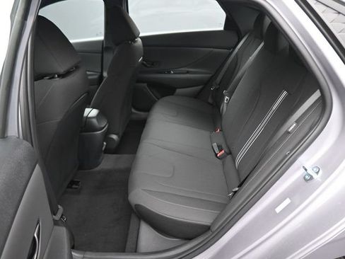 Used 2025 Hyundai Elantra Sport FWD image 15