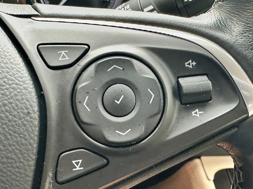 Used 2020 Buick Envision Essence FWD image 21
