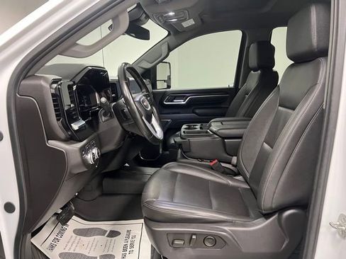 Used 2025 GMC Sierra 3500 SLT image 14