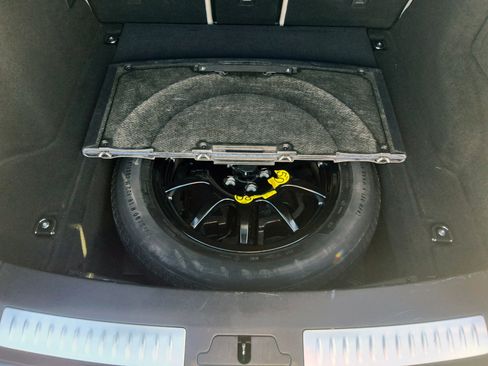 Used 2020 Land Rover Range Rover Velar R-Dynamic S image 53