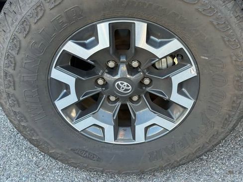 Used 2023 Toyota Tacoma TRD Off-Road image 16