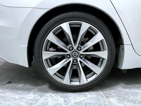 Used 2020 Nissan Maxima Platinum w/ Illumination Package image 22