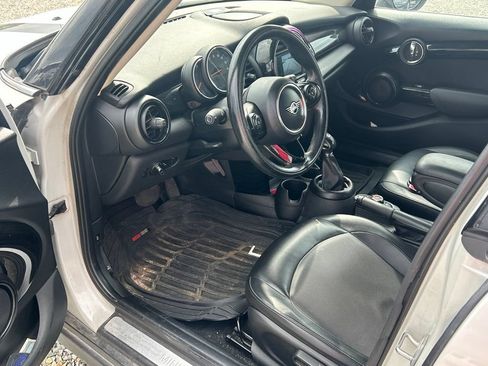 Used 2019 MINI Cooper 4-Door Hardtop FWD image 9