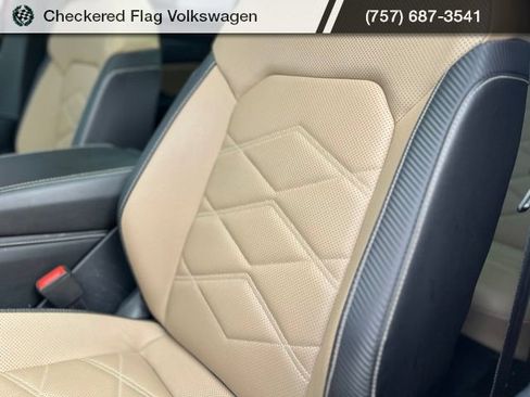 Used 2024 Volkswagen Atlas Cross Sport SE FWD image 20