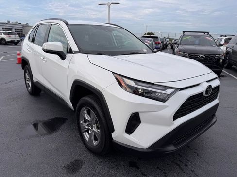 Used 2025 Toyota RAV4 XLE AWD/4WD image 7