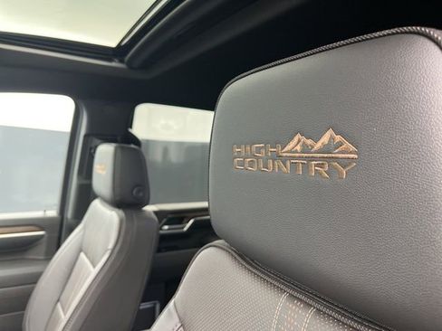 New 2026 Chevrolet Silverado 2500 High Country w/ High Country Premium Package AWD/4WD image 18