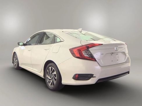 Used 2018 Honda Civic EX image 2