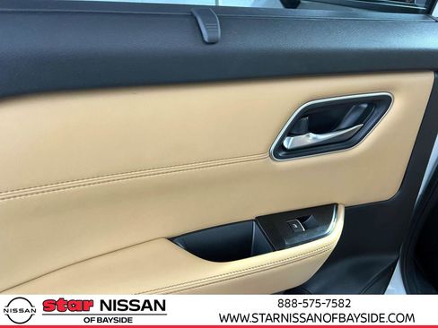 Used 2023 Nissan Rogue Platinum w/ Platinum Premium Package image 9