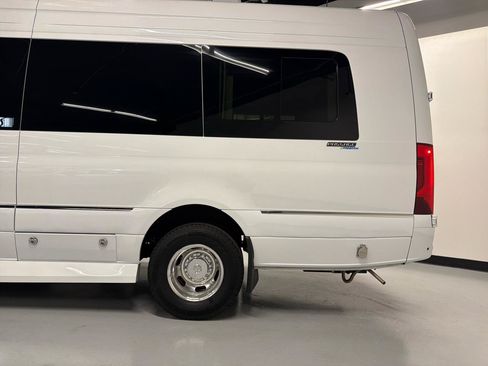 Used 2024 Mercedes-Benz Sprinter 3500 image 4