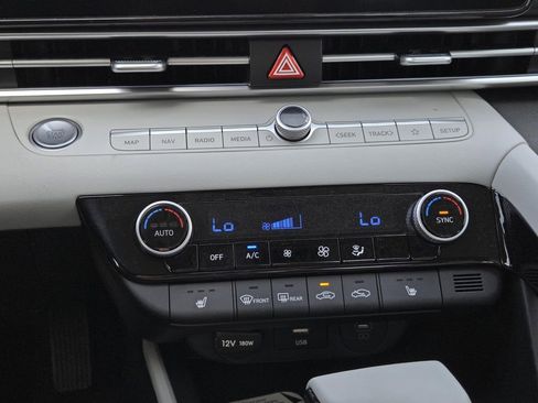 New 2026 Hyundai Elantra Limited FWD image 14