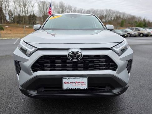 Used 2025 Toyota RAV4 XLE image 2
