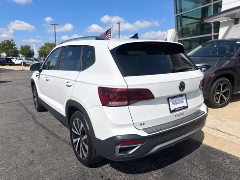 Used 2023 Volkswagen Taos SE w/ Panoramic Sunroof Package AWD/4WD image 4