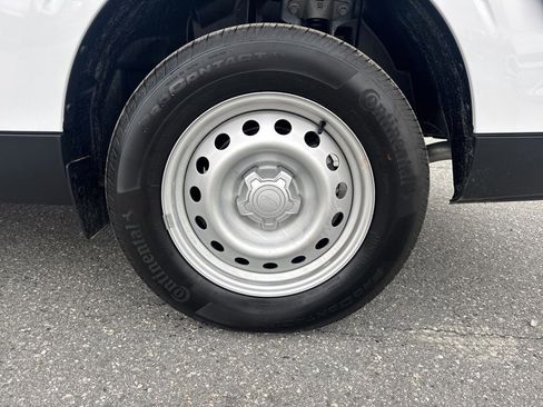 Used 2025 Ford Maverick XLT w/ Equipment Group 302A image 28