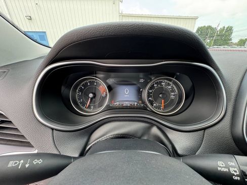 Used 2019 Jeep Cherokee Trailhawk w/ Comfort/Convenience Group AWD/4WD image 24
