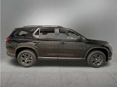 New 2026 Honda Pilot TrailSport image 8