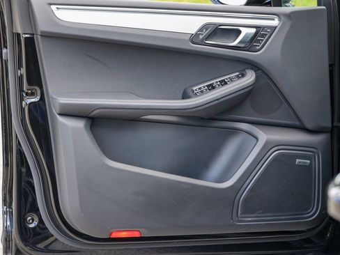 Certified 2026 Porsche Macan AWD/4WD image 21