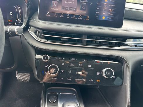 Used 2023 INFINITI QX60 Luxe w/ Performance Audio Package FWD image 30