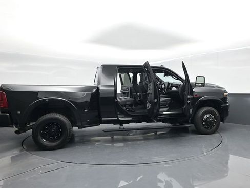 Used 2025 RAM 3500 Limited AWD/4WD image 72