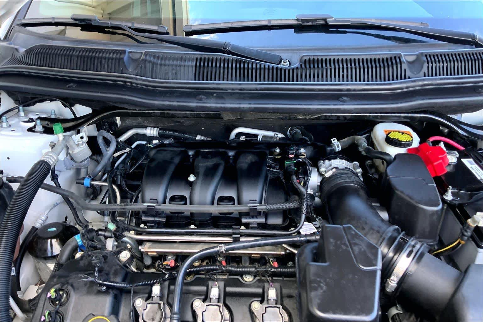 Used 2019 Ford Explorer XLT w/ Equipment Group 201A FWD image 32