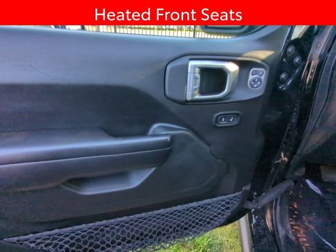 Used 2021 Jeep Wrangler Unlimited Rubicon w/ Cold Weather Group AWD/4WD image 8