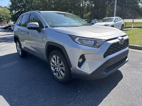 Used 2021 Toyota RAV4 XLE Premium FWD image 7