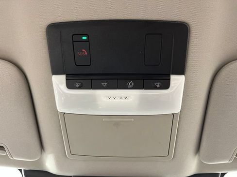 Used 2025 Nissan Pathfinder SV FWD image 35