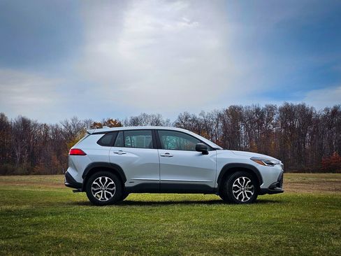 Used 2024 Toyota Corolla Cross AWD Hybrid image 3