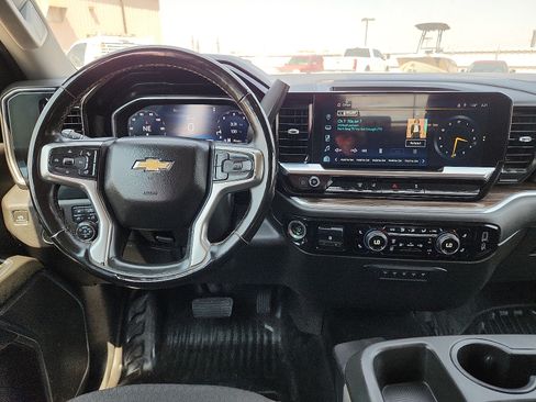 Used 2024 Chevrolet Silverado 2500 LT w/ Convenience Package AWD/4WD image 11