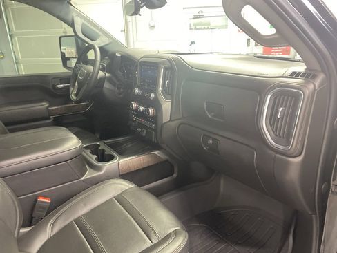 Used 2023 GMC Sierra 2500 Denali w/ Denali Ultimate Package image 16