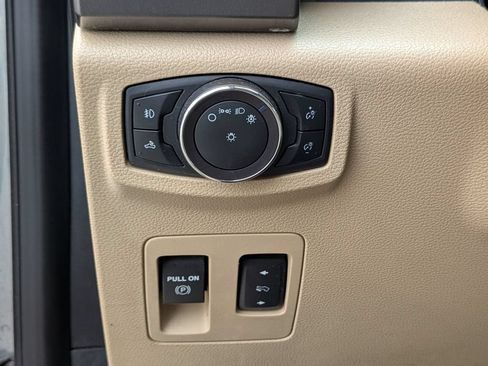Used 2019 Ford F150 XLT w/ Equipment Group 302A Luxury AWD/4WD image 17