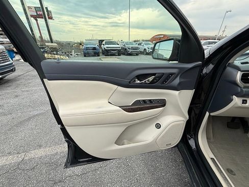 Used 2021 GMC Acadia Denali w/ Denali Ultimate Package image 24