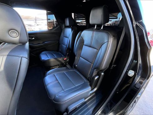 Used 2024 Chevrolet Traverse RS image 18