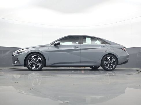 Certified 2021 Hyundai Elantra Limited FWD image 42