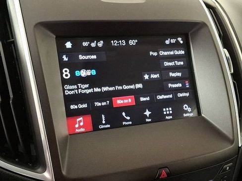 Used 2017 Ford Edge Titanium w/ Technology Package AWD/4WD image 18