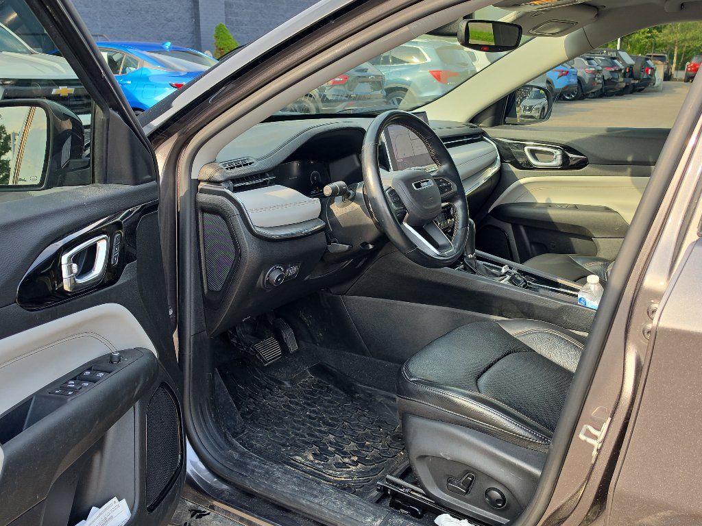 Used 2022 Jeep Compass Limited w/ Elite Group AWD/4WD image 10