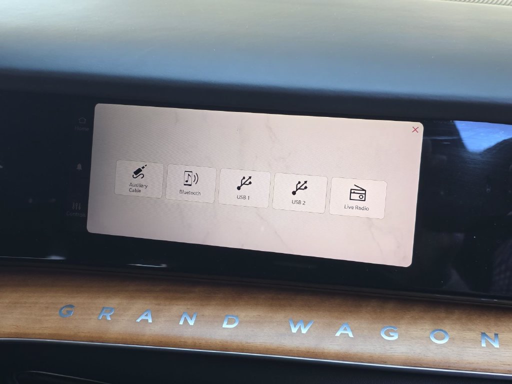 Used 2023 Jeep Grand Wagoneer Series III AWD/4WD image 39