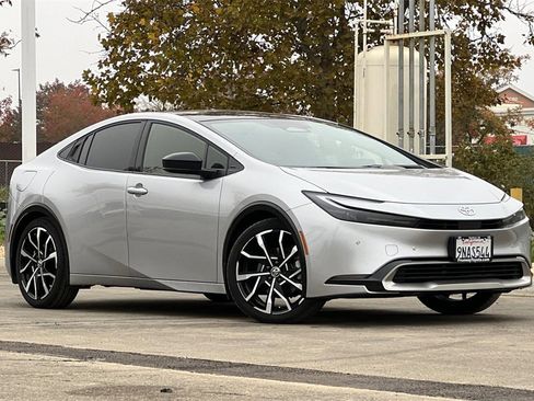 Certified 2024 Toyota Prius Prime image 2