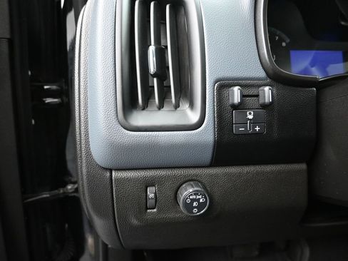 Certified 2021 Chevrolet Colorado Z71 w/ Z71 Midnight Edition image 14