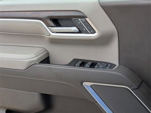 Used 2025 GMC Sierra 1500 SLT image 21