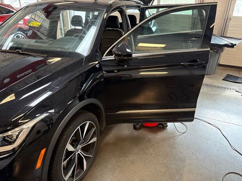 Used 2024 Volkswagen Tiguan SEL R-Line AWD/4WD image 1