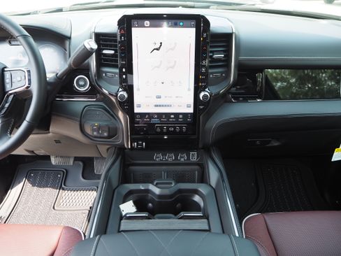 New 2025 RAM 2500 Limited image 16