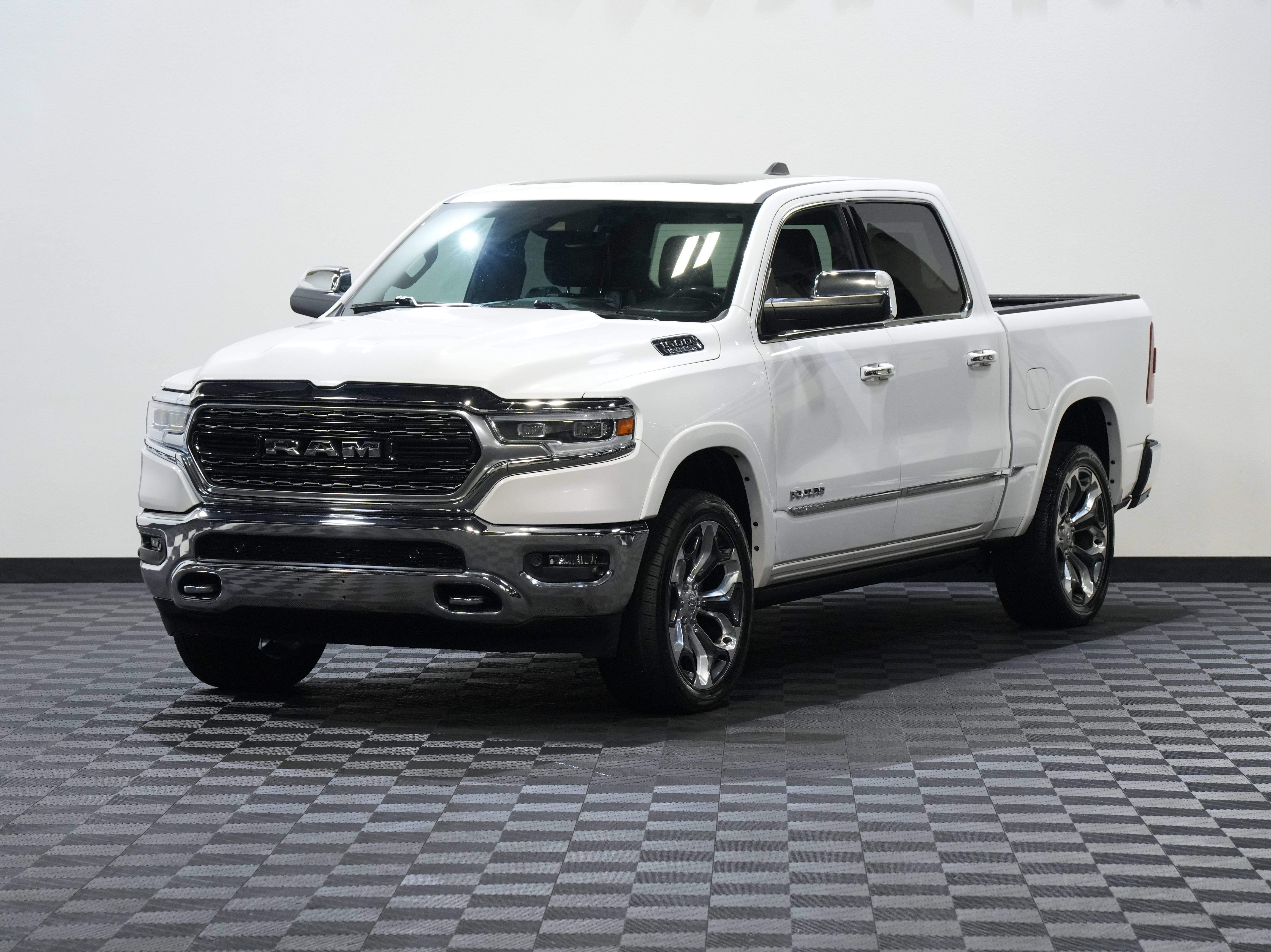 Used 2019 RAM 1500 Limited AWD/4WD image 3
