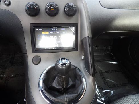 Used 2009 Pontiac Solstice Convertible RWD image 16