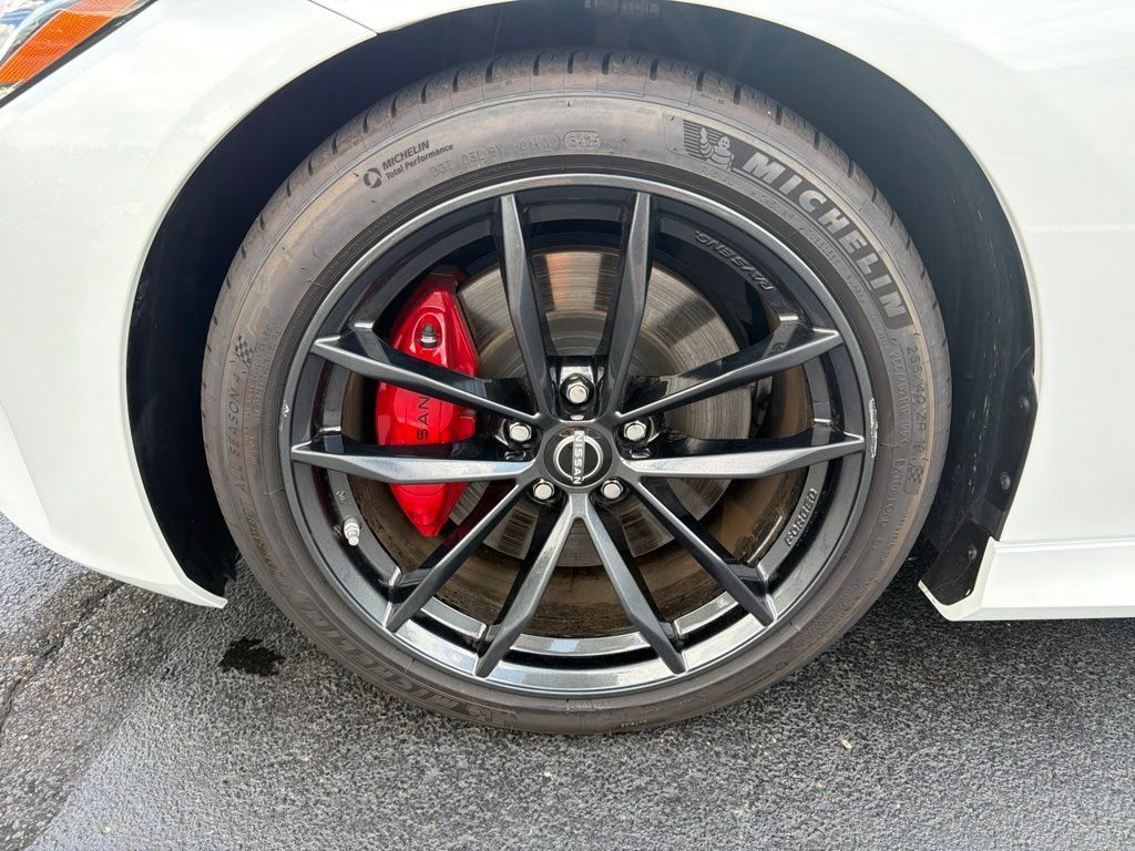 Used 2023 Nissan Z w/ Floor Mat Package (L93) RWD image 10