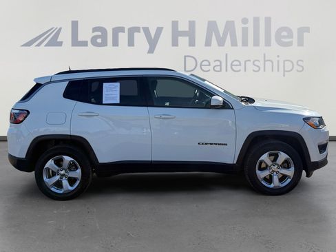 Used 2017 Jeep Compass Latitude image 6